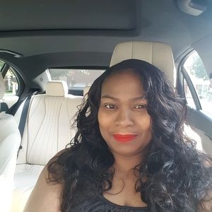 Meet your Posher, Cynthia